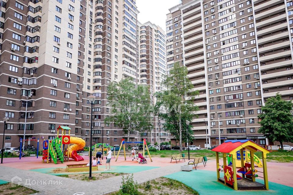 Продаётся 2-комнатная квартира, 65.9 м²
