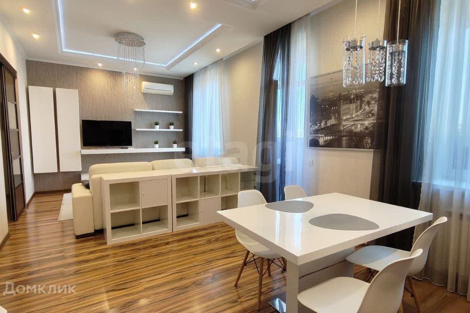 Продаётся 2-комнатная квартира, 55.8 м²