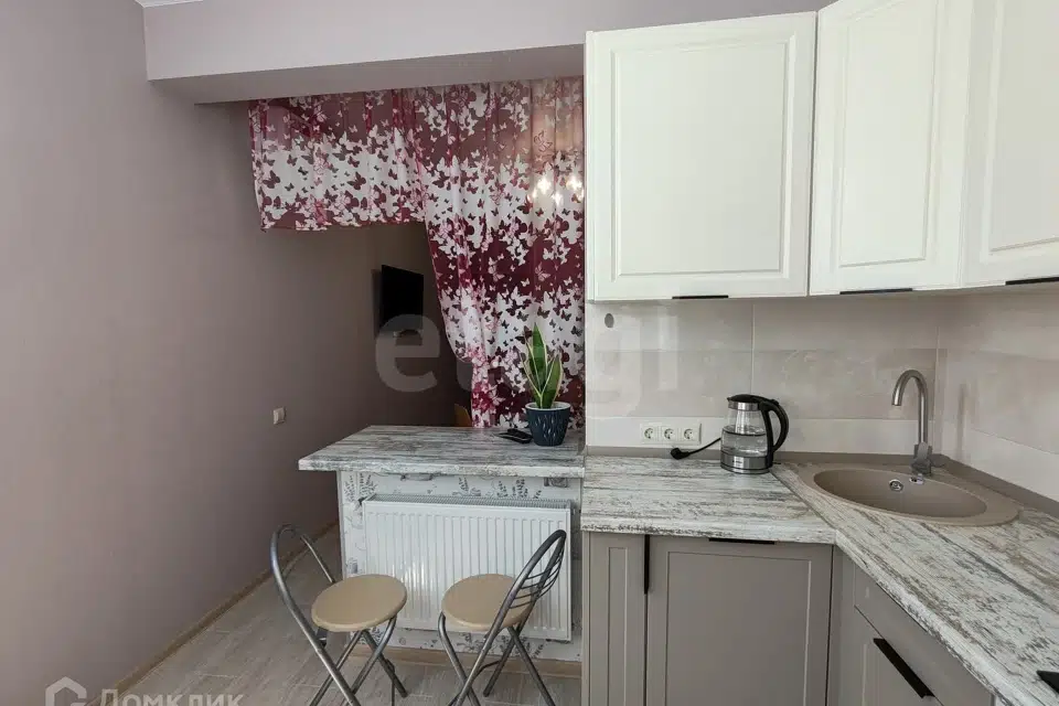 Продаётся 1-комнатная квартира, 43 м²