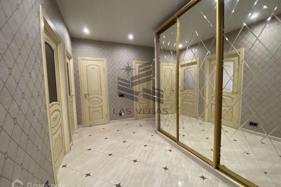 Сдаётся 2-комнатная квартира, 65 м²