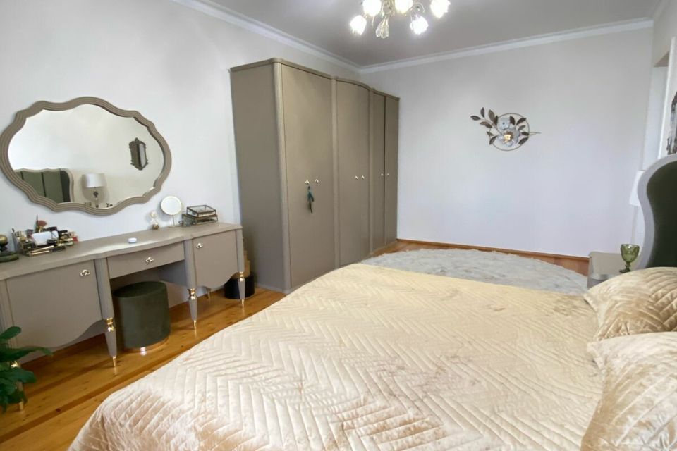 Продаётся 3-комнатная квартира, 129 м²