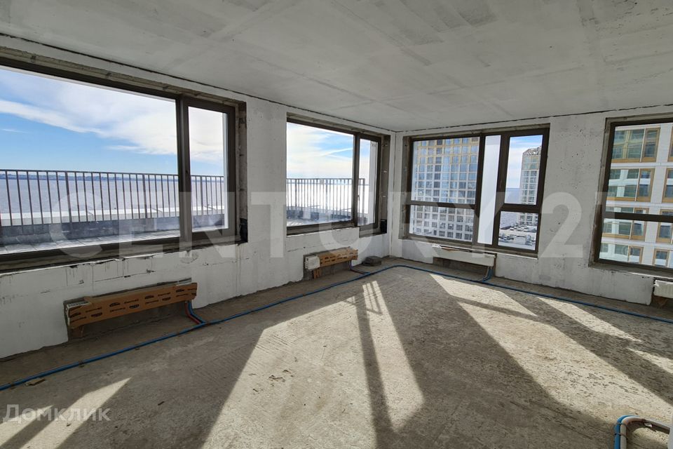 Продаётся 4-комнатная квартира, 164.44 м²