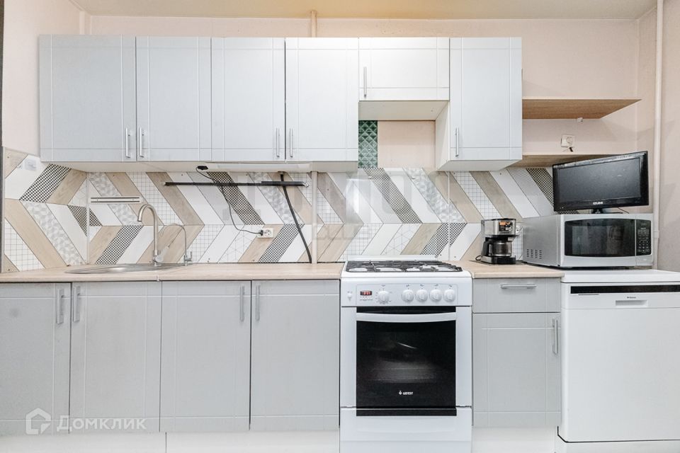 Продаётся 4-комнатная квартира, 71.4 м²