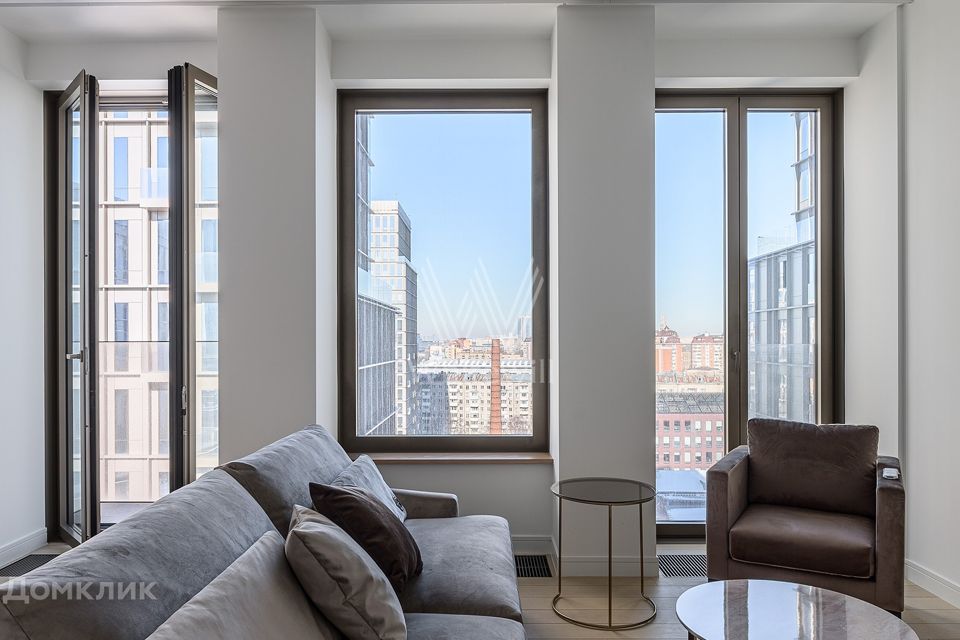 Сдаётся 4-комнатная квартира, 140 м²