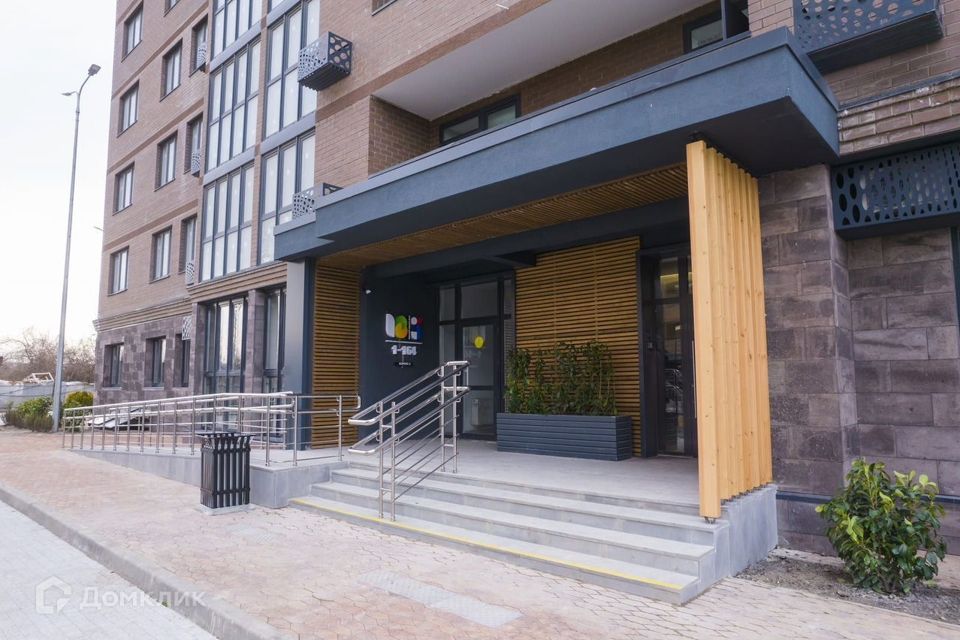 Продаётся 1-комнатная квартира, 42 м²