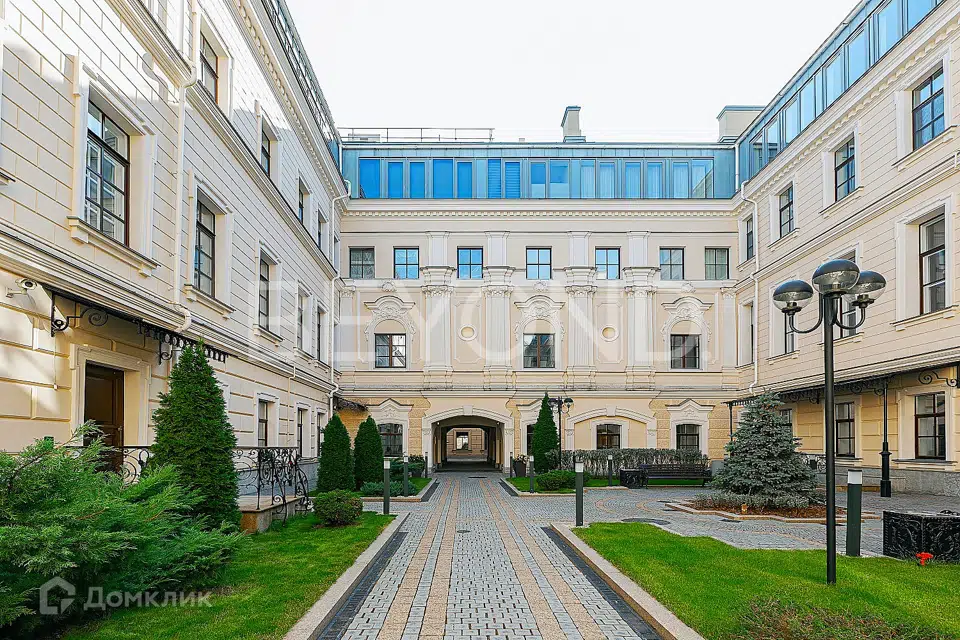 Продаётся 2-комнатная квартира, 135 м²