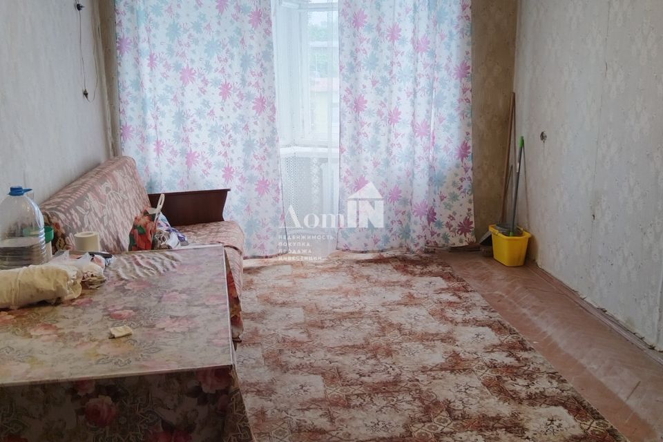 Продаётся комната в 5-комн. квартире, 18.3 м²