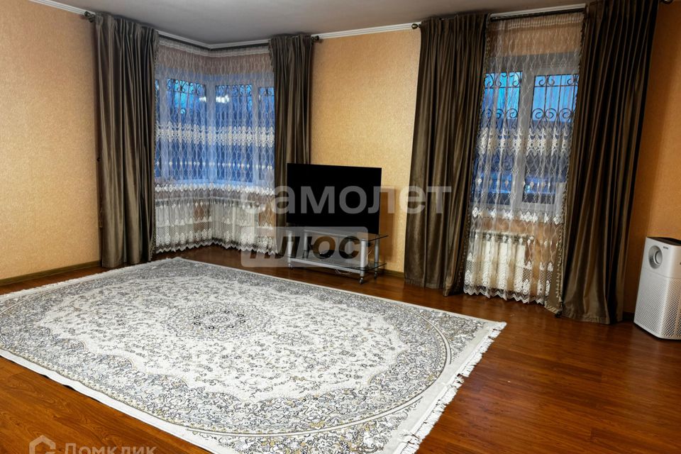 Продаётся 3-комнатная квартира, 113.6 м²