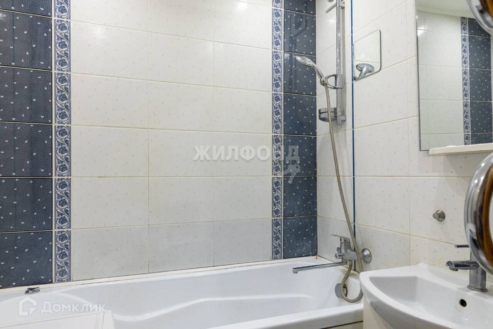 Продаётся 4-комнатная квартира, 79.2 м²