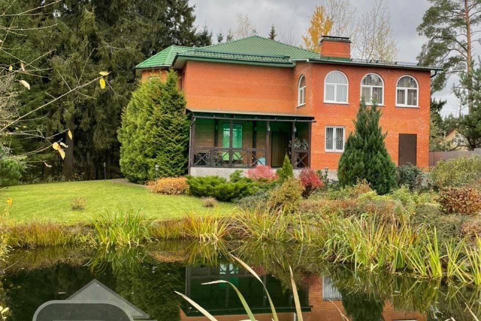 Продаётся 2-этажный дом, 258 м²