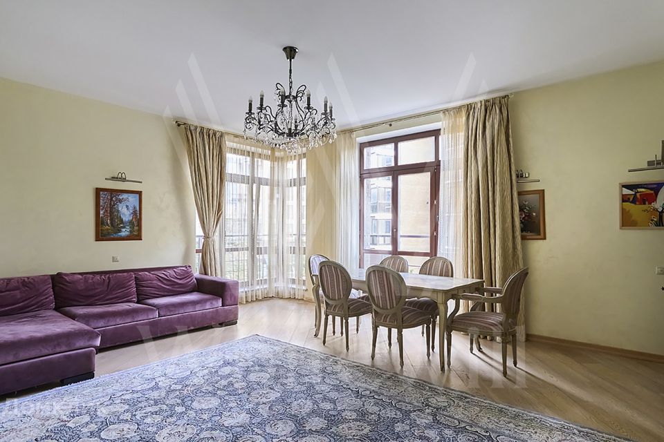 Продаётся 5-комнатная квартира, 170 м²