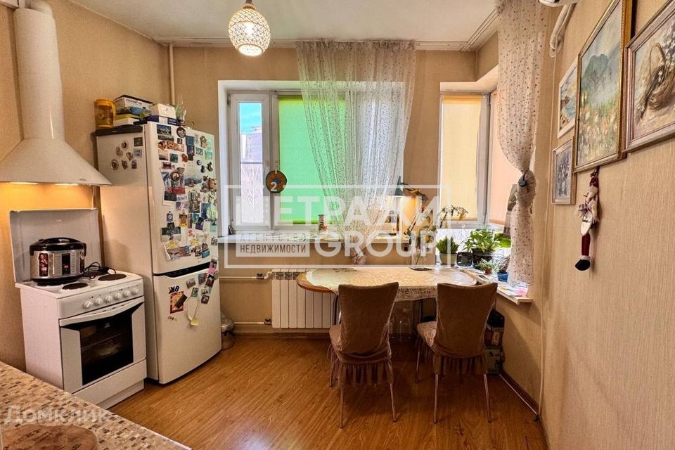 Продаётся 1-комнатная квартира, 42 м²