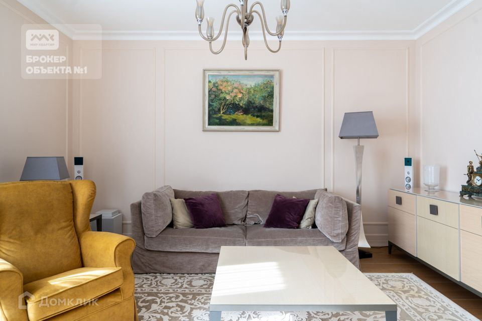 Продаётся 4-комнатная квартира, 163 м²