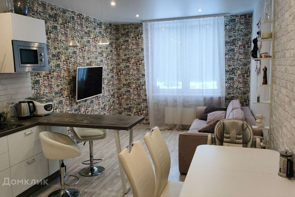 Продаётся 2-комнатная квартира, 79.3 м²