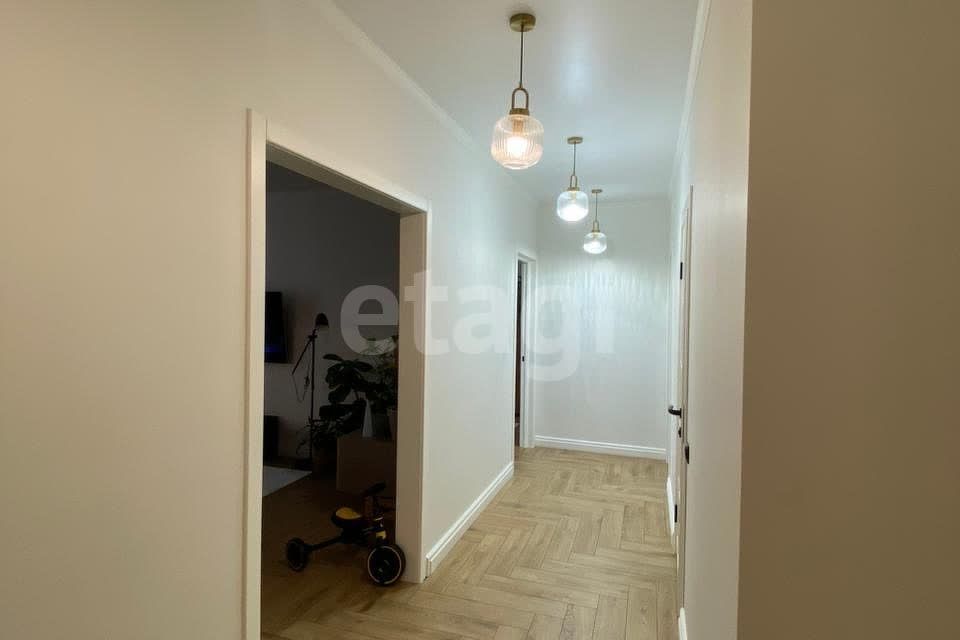Продаётся 2-комнатная квартира, 82.8 м²