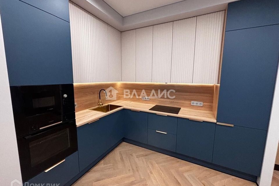 Продаётся 1-комнатная квартира, 59.6 м²