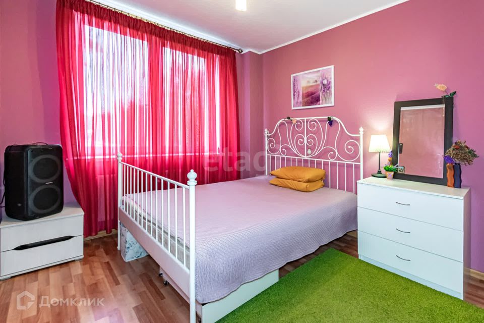 Продаётся 4-комнатная квартира, 90.6 м²
