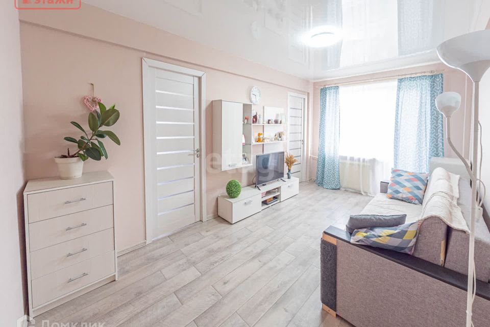 Продаётся 3-комнатная квартира, 49.3 м²