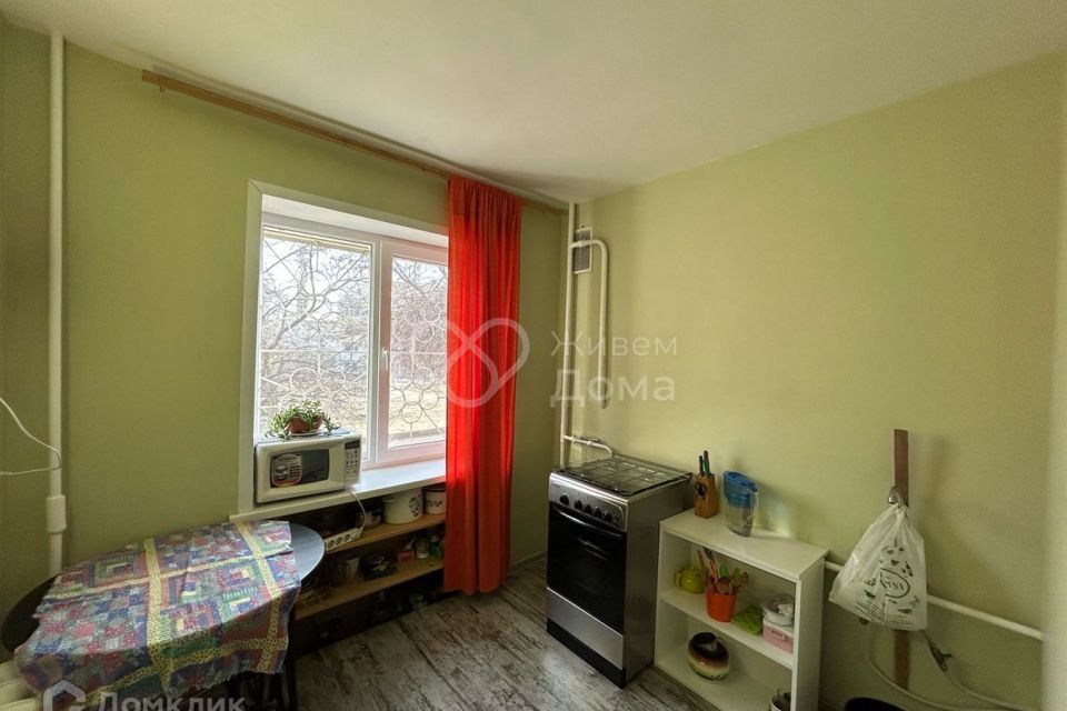 Продаётся 3-комнатная квартира, 43.8 м²