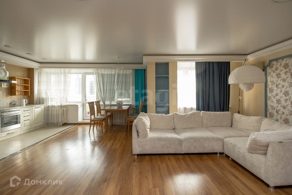 Продаётся 3-комнатная квартира, 126.6 м²
