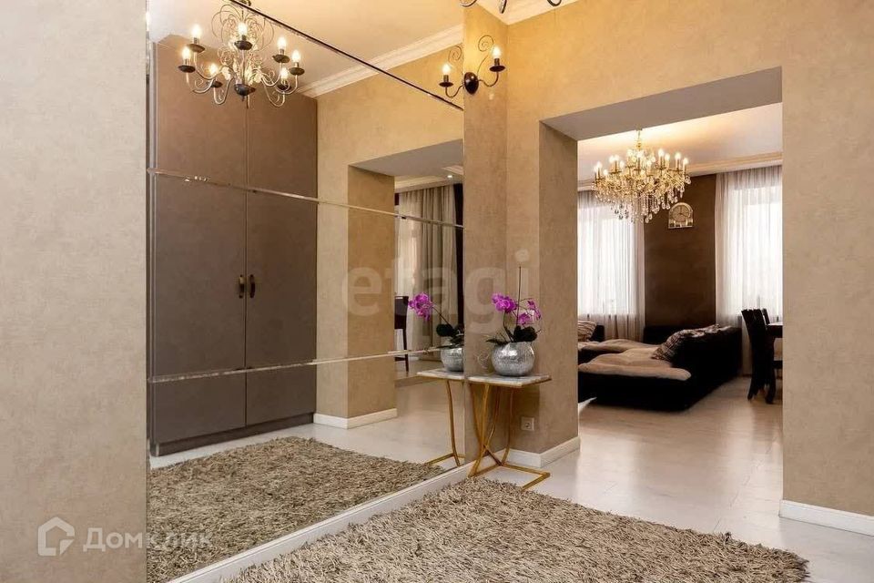 Продаётся 3-комнатная квартира, 106.4 м²