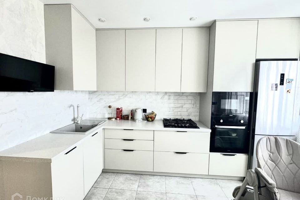 Продаётся 4-комнатная квартира, 82.2 м²