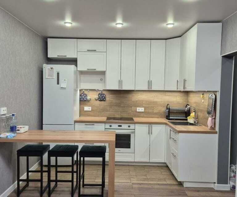 Сдаётся 2-комнатная квартира, 56 м²