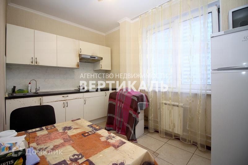Продаётся 1-комнатная квартира, 42 м²