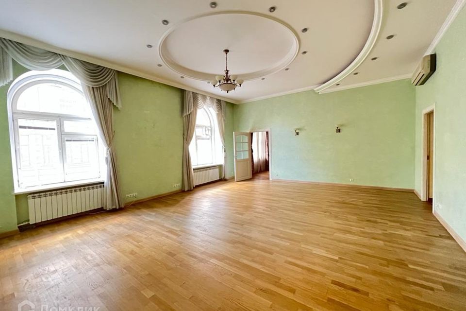Продаётся 4-комнатная квартира, 160 м²