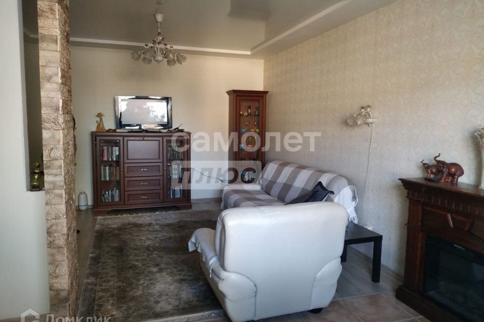 Продаётся 1-комнатная квартира, 56 м²