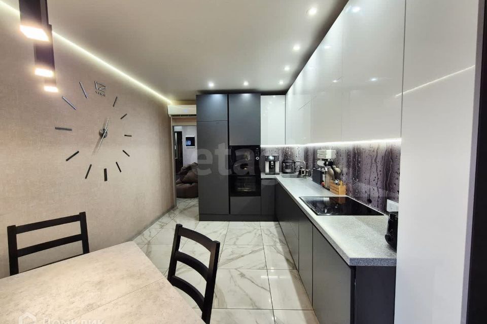 Продаётся 3-комнатная квартира, 82.7 м²