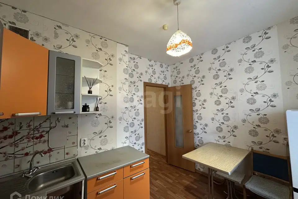 Продаётся 1-комнатная квартира, 37.3 м²