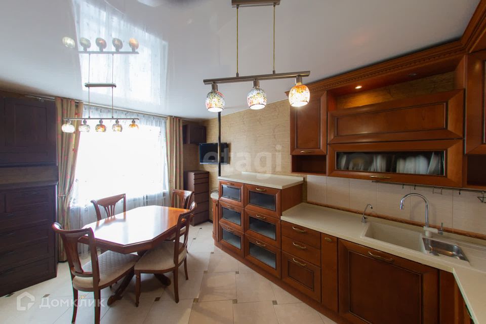 Продаётся 2-комнатная квартира, 93.6 м²