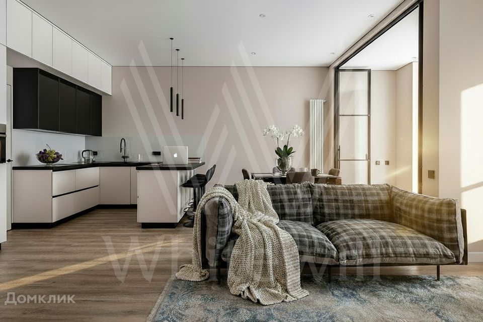 Продаётся 3-комнатная квартира, 101 м²