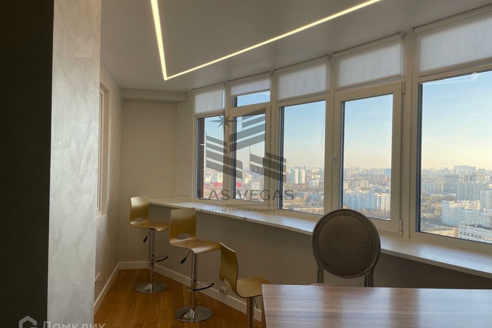 Сдаётся 3-комнатная квартира, 108 м²