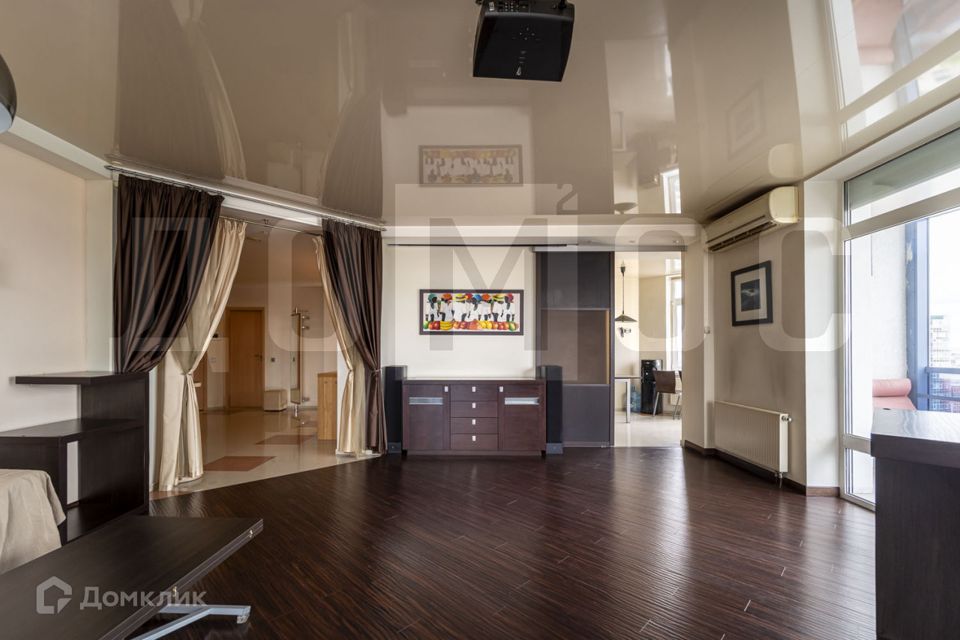 Сдаётся 2-комнатная квартира, 90 м²