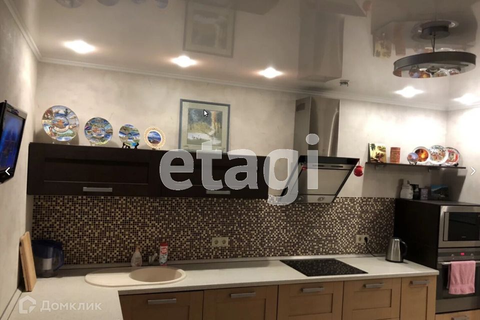 Сдаётся 1-комнатная квартира, 52 м²