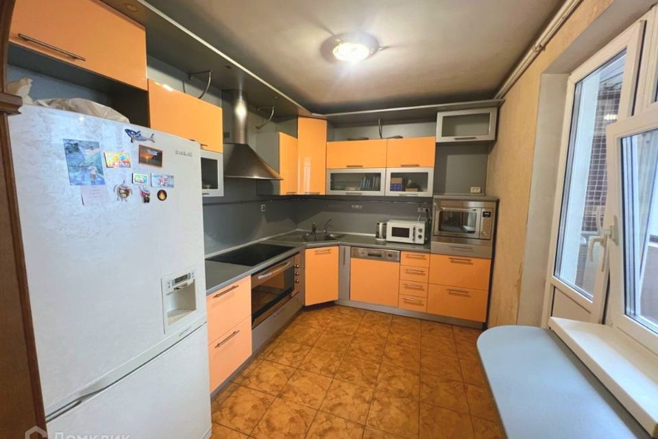Продаётся 4-комнатная квартира, 104 м²