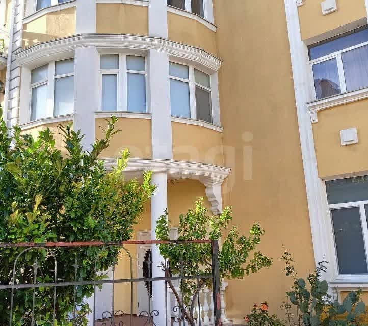 Продаётся 1-комнатная квартира, 42.7 м²