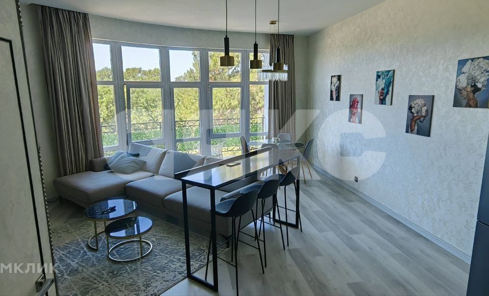Продаётся 4-комнатная квартира, 101 м²