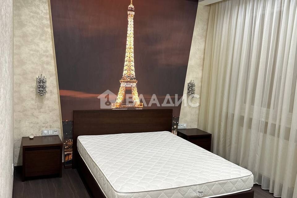 Продаётся 1-комнатная квартира, 97 м²