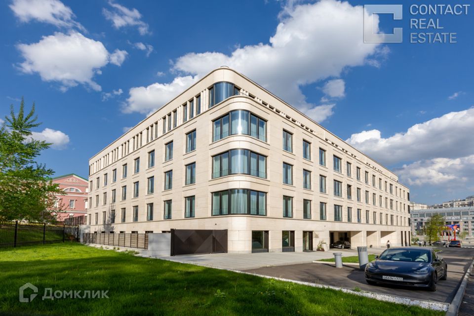 Продаётся 3-комнатная квартира, 146.5 м²