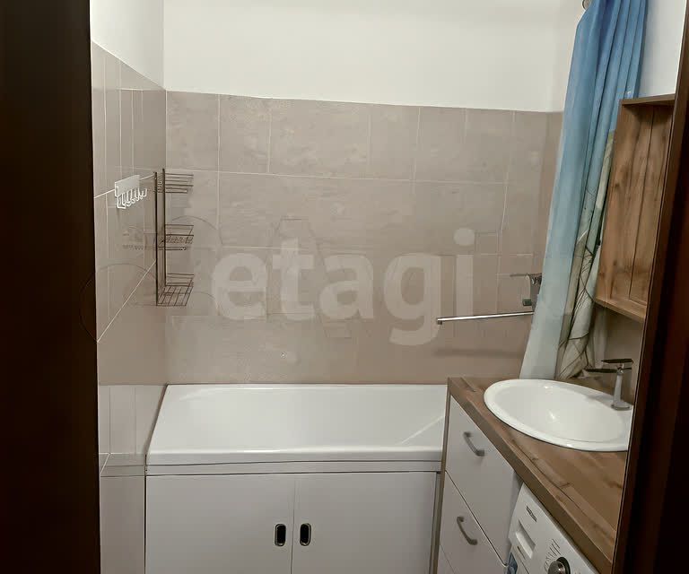 Продаётся 2-комнатная квартира, 65.5 м²