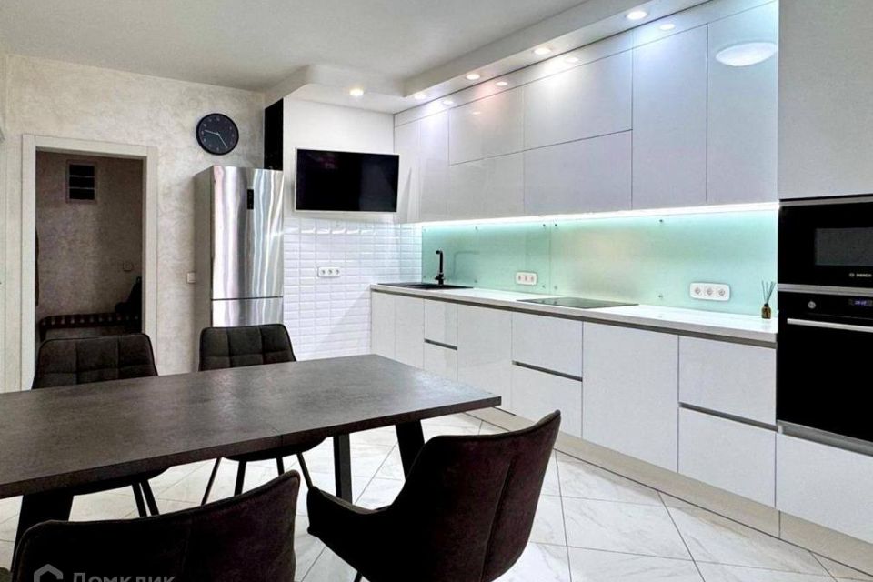 Продаётся 3-комнатная квартира, 92 м²