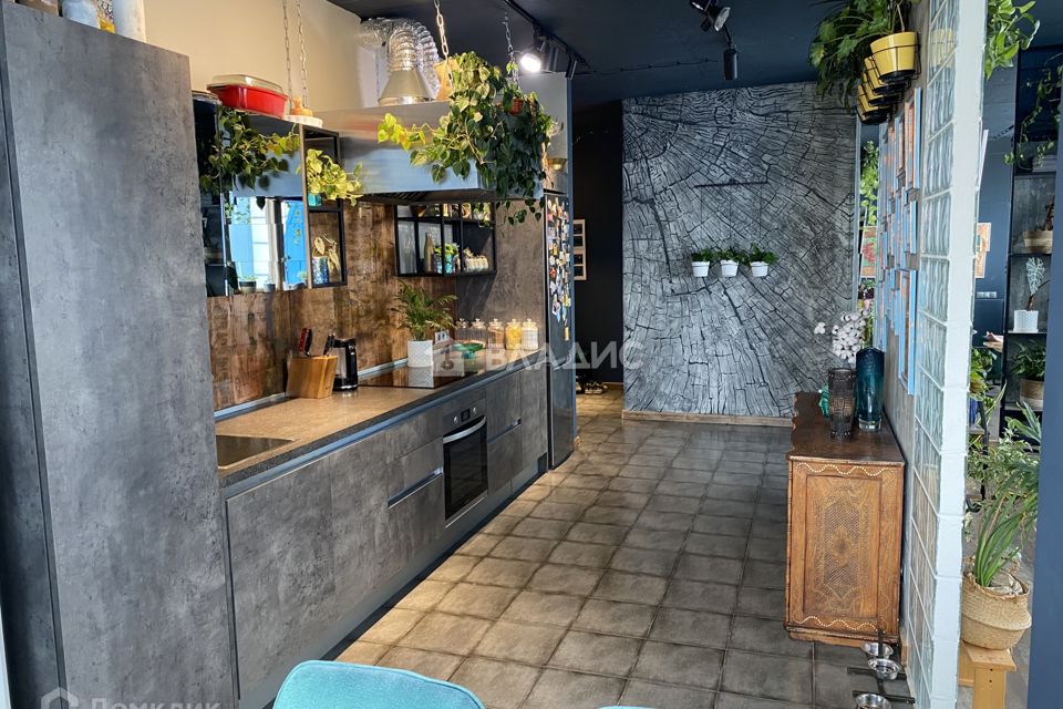 Продаётся 1-комнатная квартира, 71.1 м²