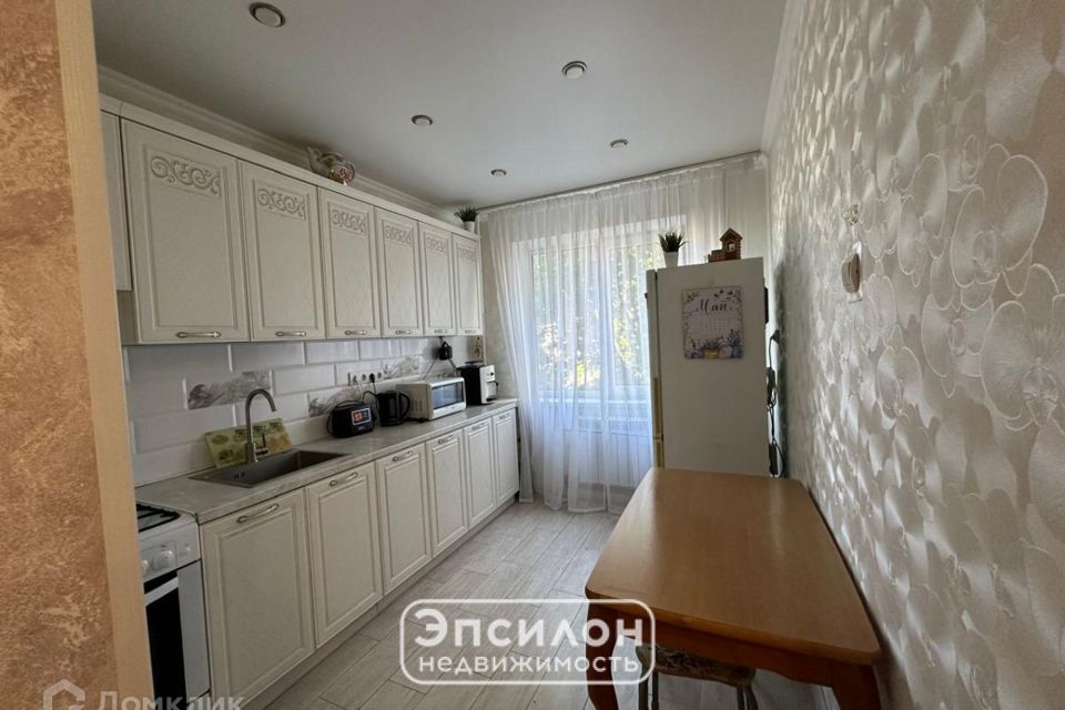 Продаётся 3-комнатная квартира, 61.4 м²