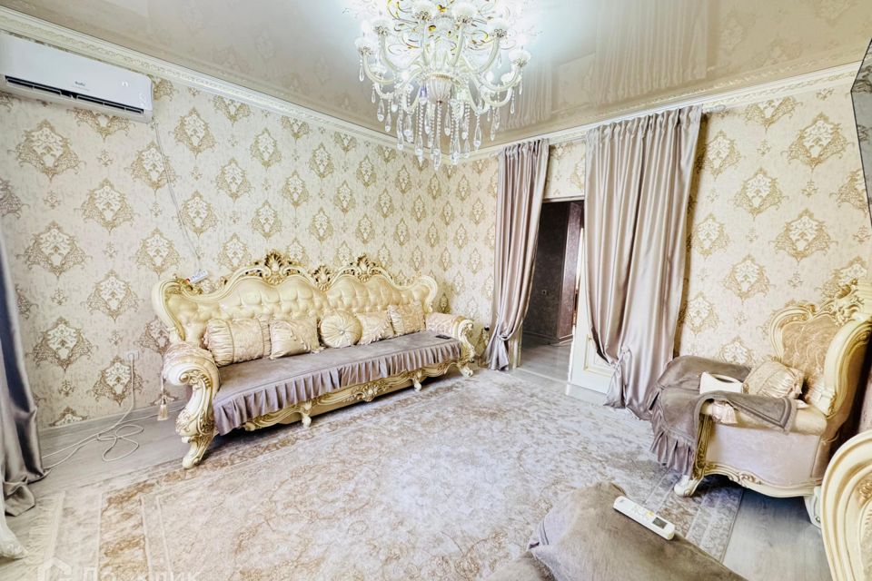 Продаётся 4-комнатная квартира, 104 м²