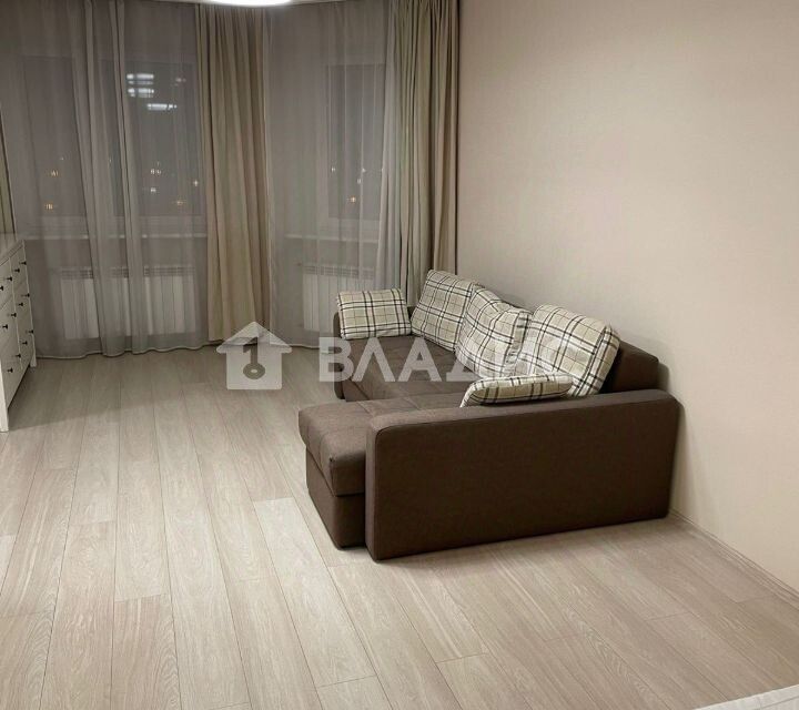 Продаётся 1-комнатная квартира, 43.2 м²