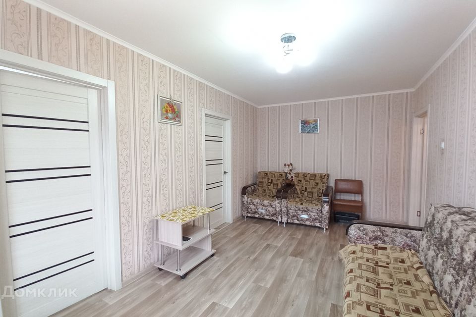 Продаётся 4-комнатная квартира, 61.1 м²
