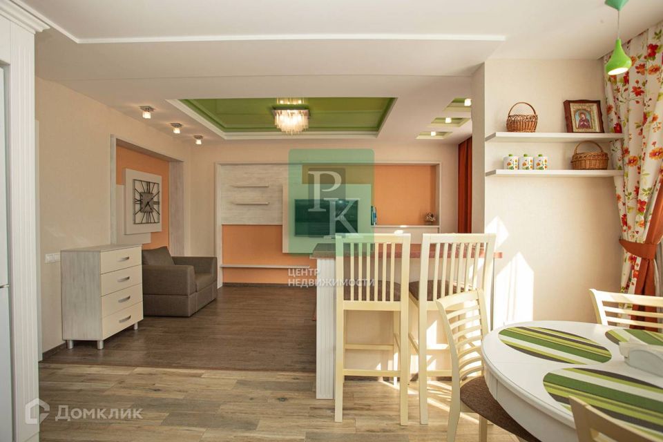 Продаётся 3-комнатная квартира, 100.7 м²
